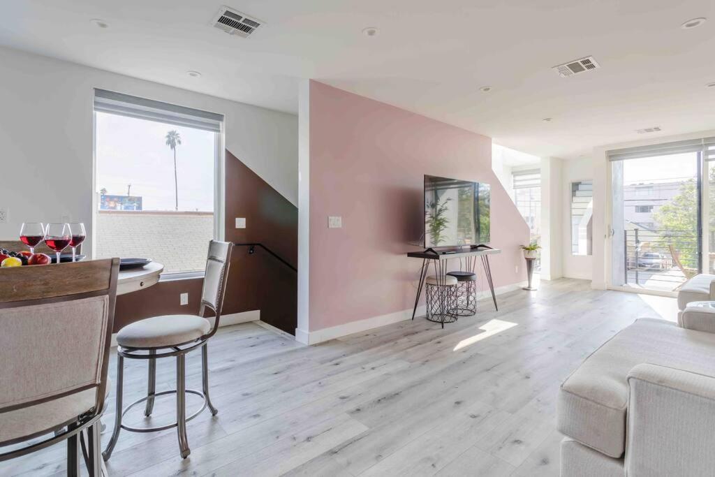로스앤젤레스 Stunning Hollywood Townhouse With Sunny Views 빌라 외부 사진